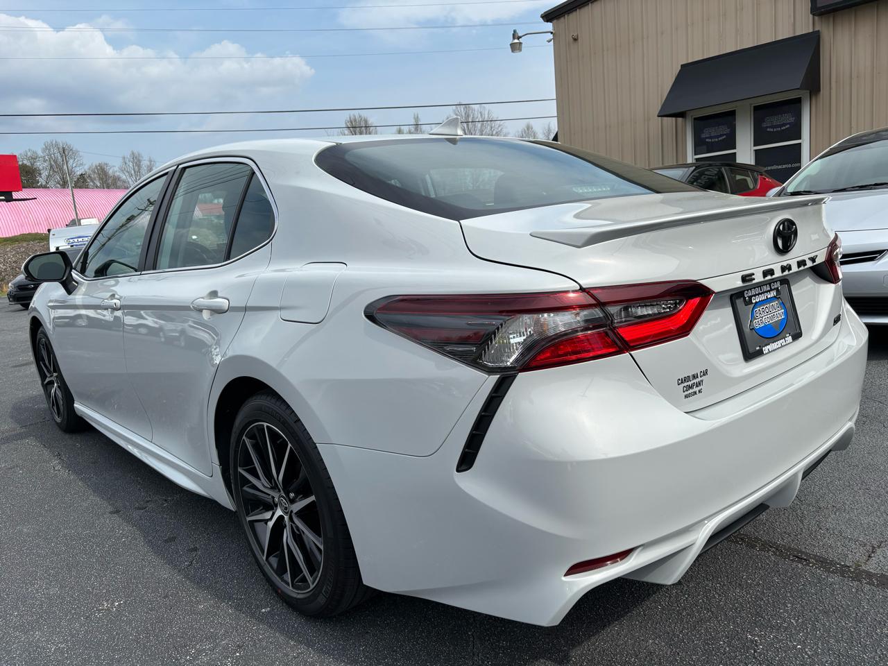 Toyota Camry SE 2023