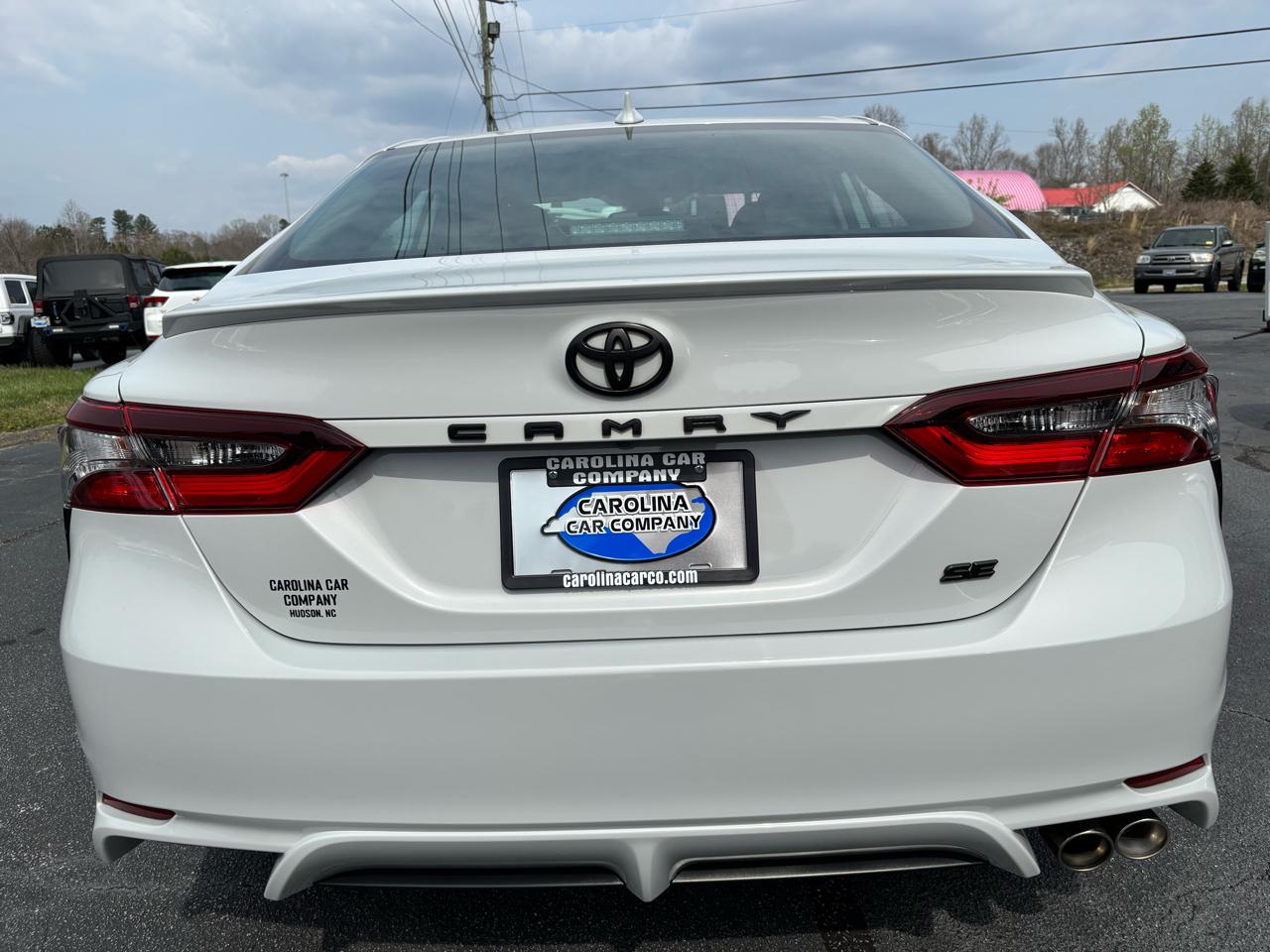 Toyota Camry SE 2023