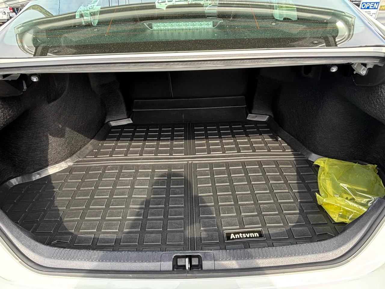 Toyota Camry SE 2023