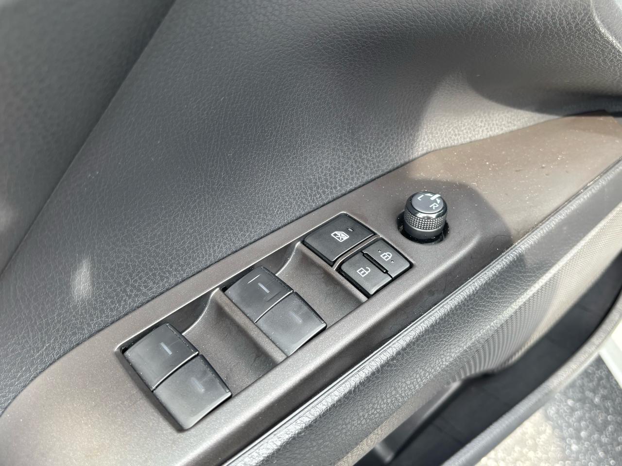 Toyota Camry SE 2023