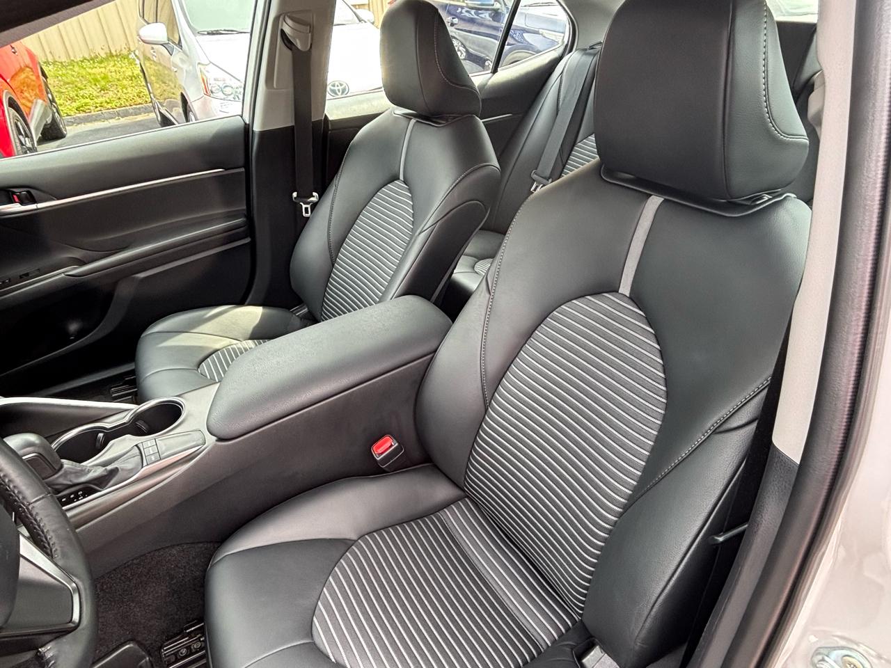 Toyota Camry SE 2023