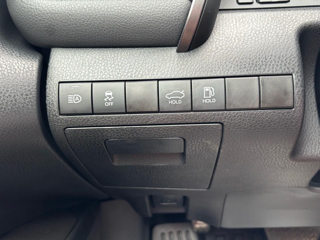 Toyota Camry SE 2023