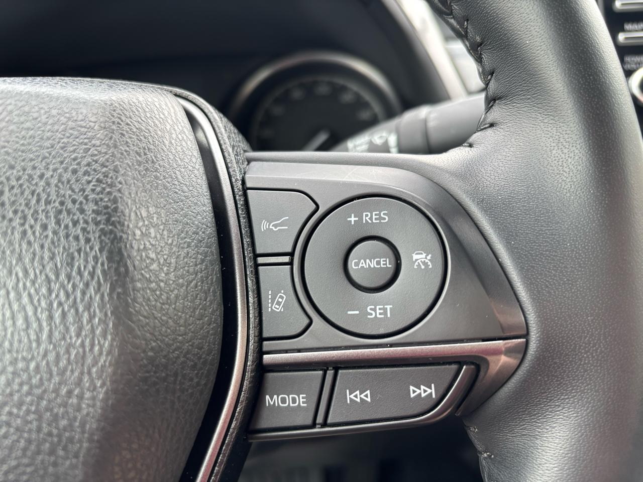 Toyota Camry SE 2023