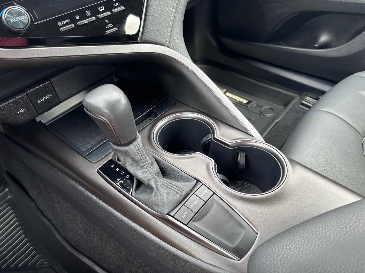 Toyota Camry SE 2023