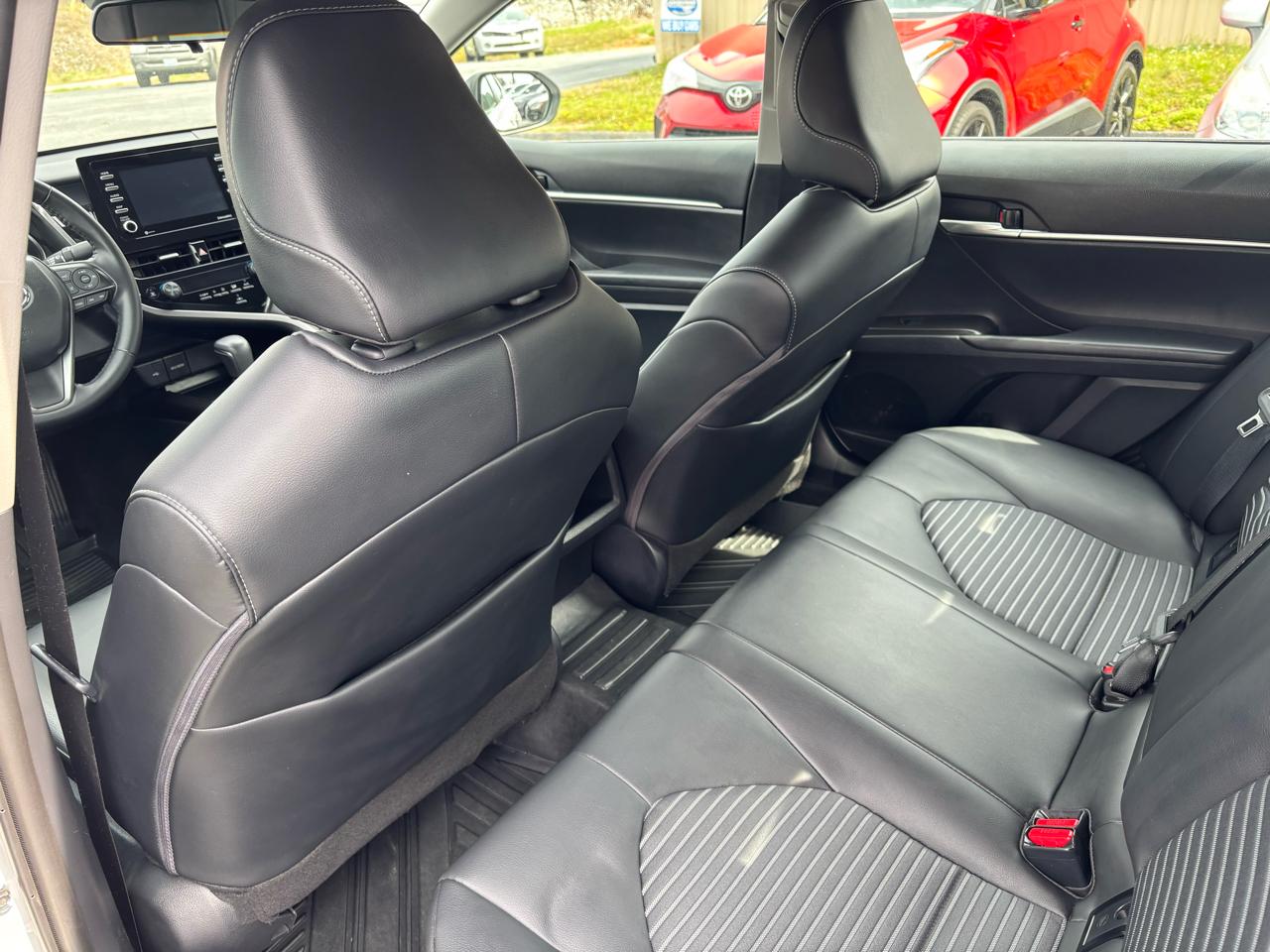 Toyota Camry SE 2023