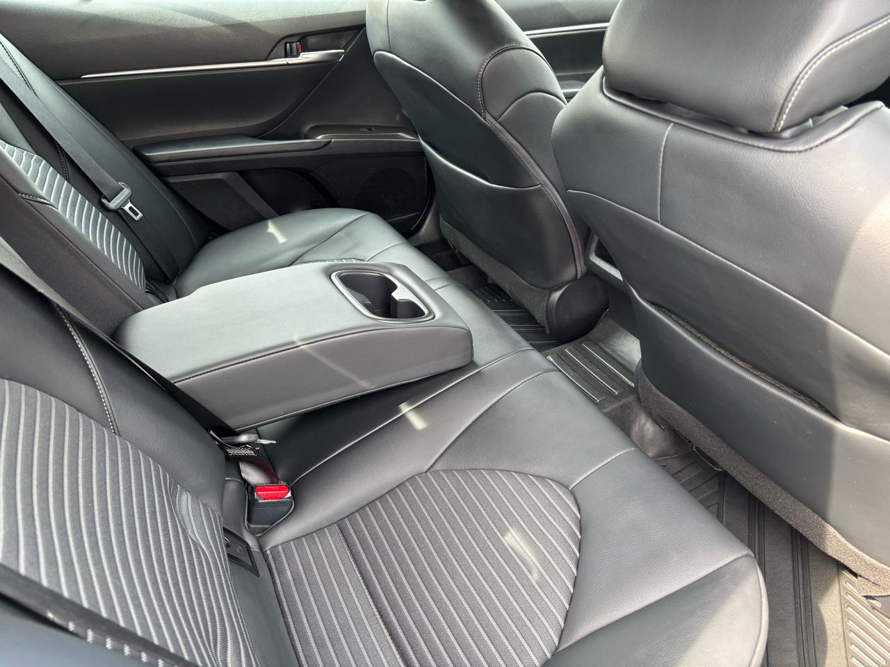 Toyota Camry SE 2023