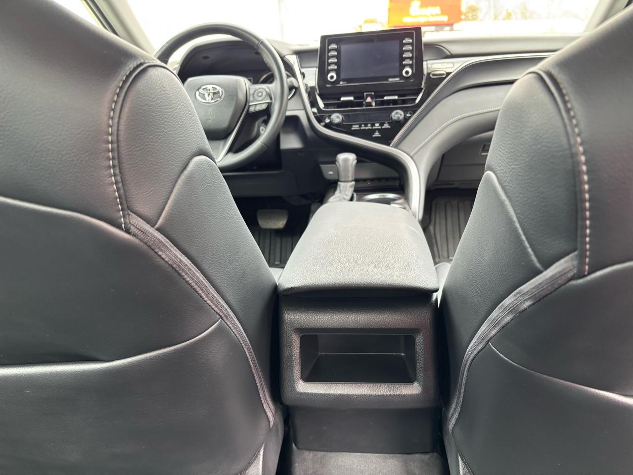 Toyota Camry SE 2023