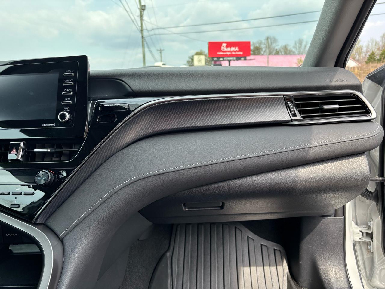 Toyota Camry SE 2023