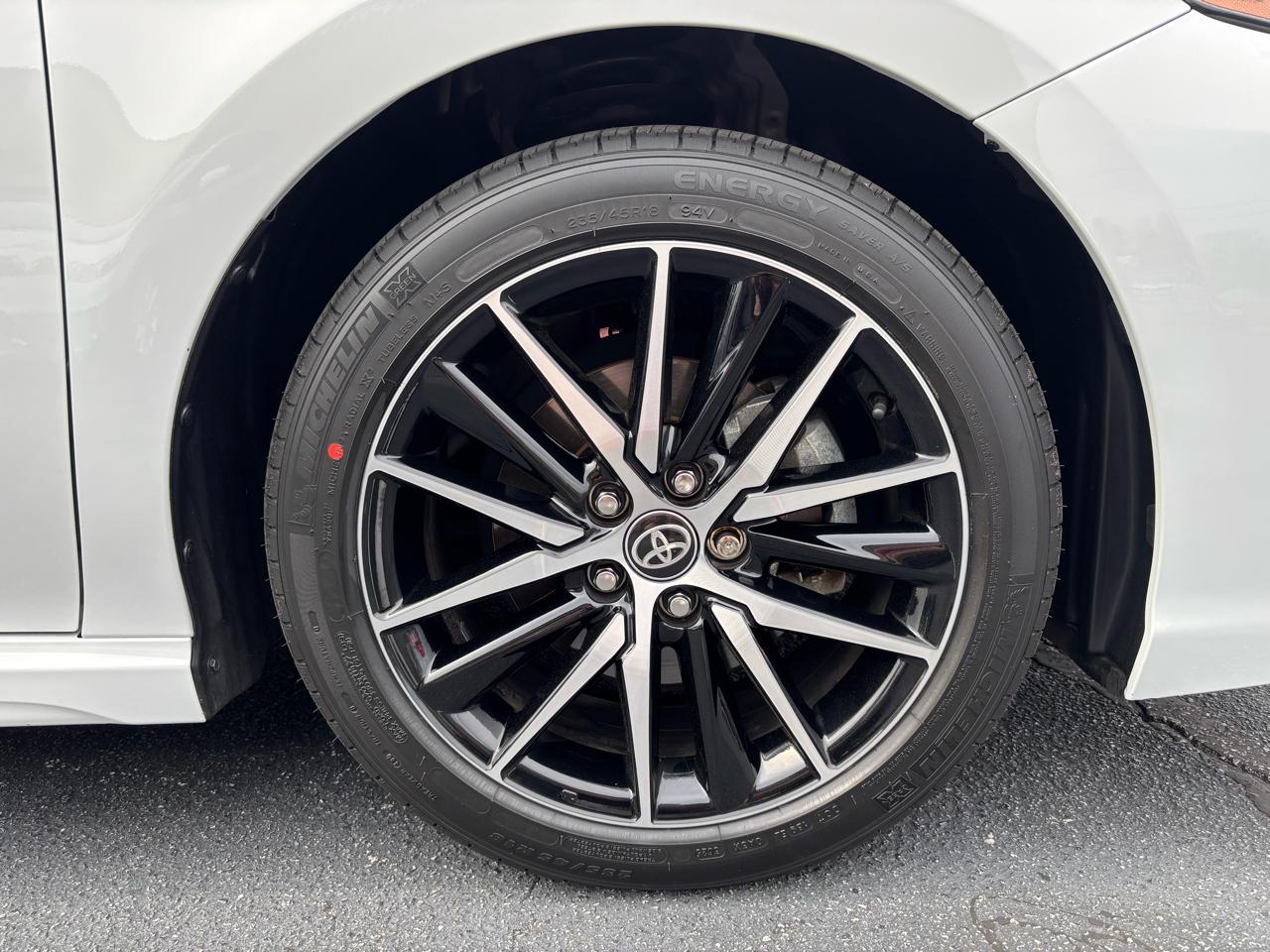 Toyota Camry SE 2023