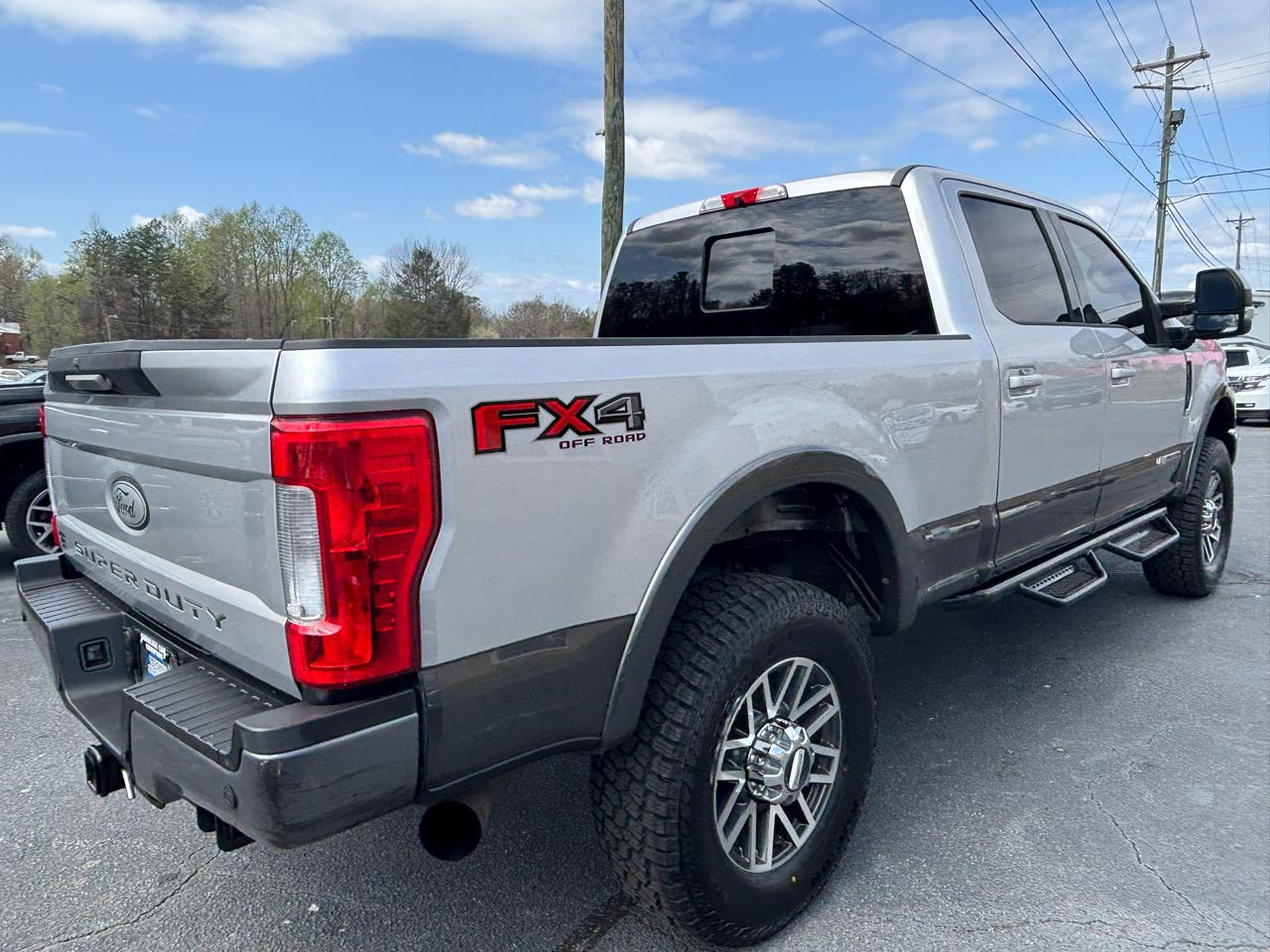 Ford F-350 SD Lariat Crew Cab 4WD 2017