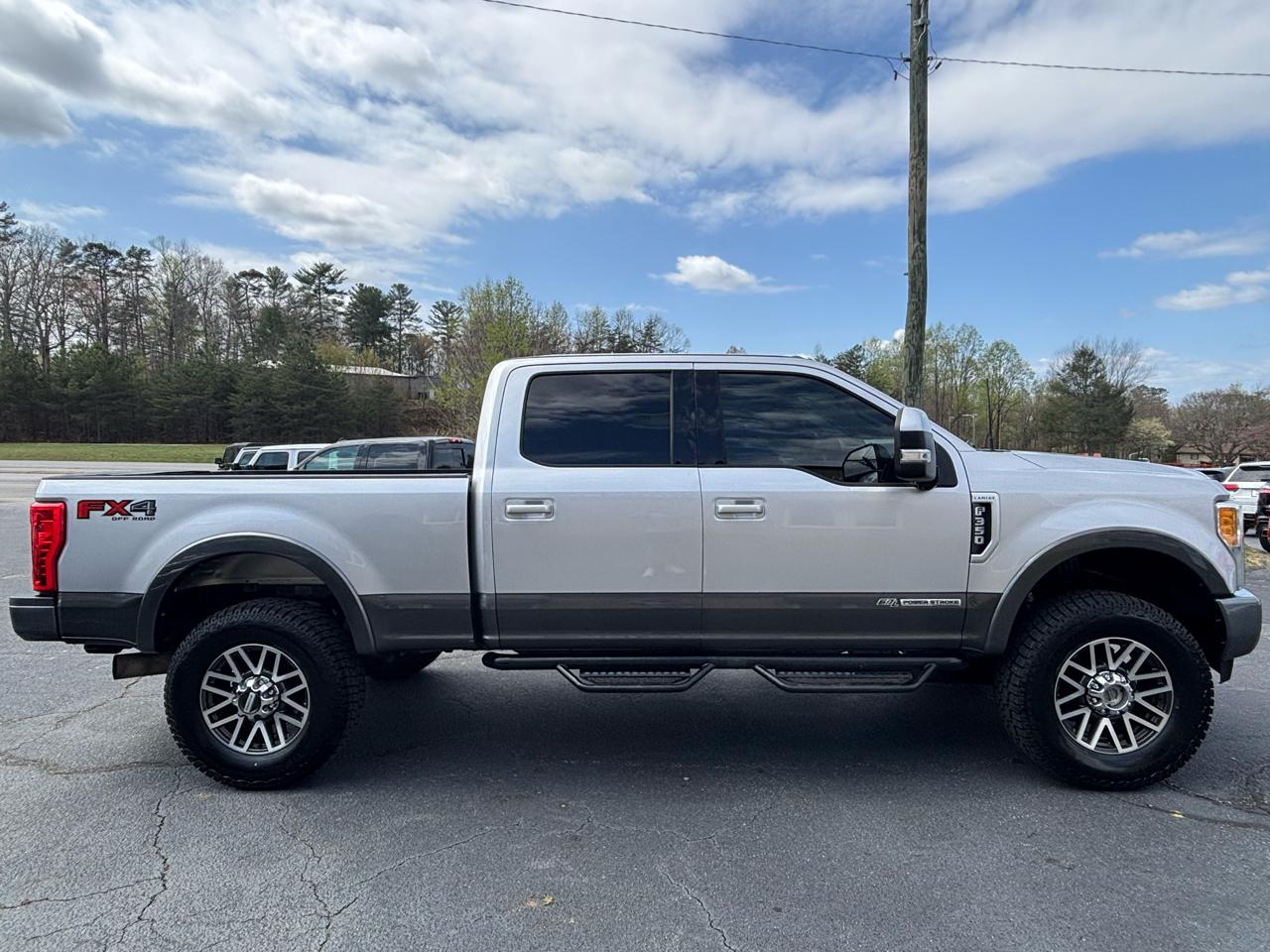 Ford F-350 SD Lariat Crew Cab 4WD 2017