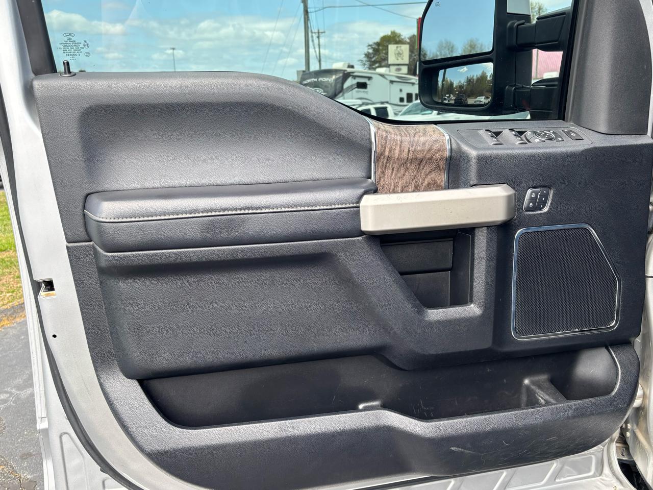 Ford F-350 SD Lariat Crew Cab 4WD 2017