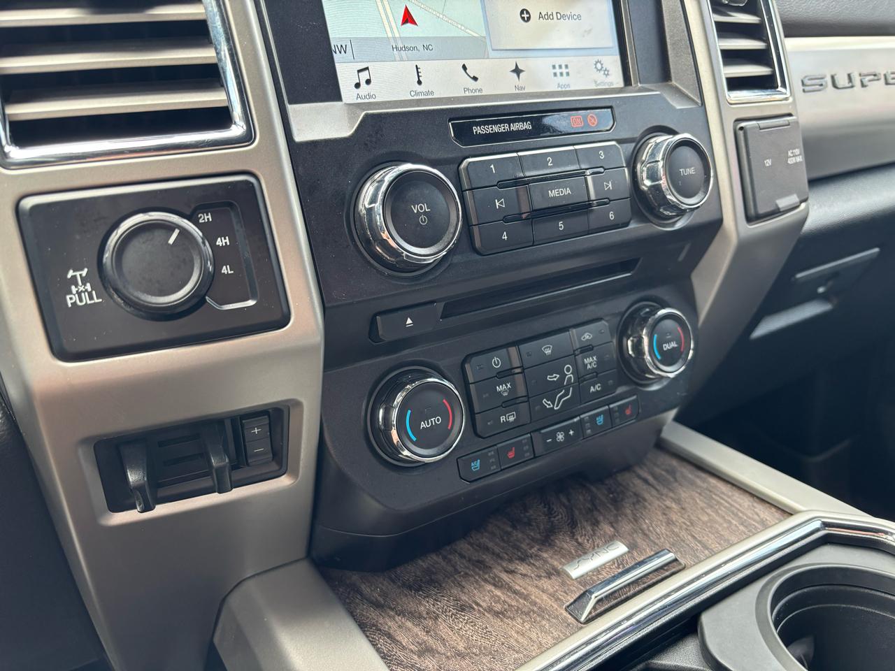 Ford F-350 SD Lariat Crew Cab 4WD 2017