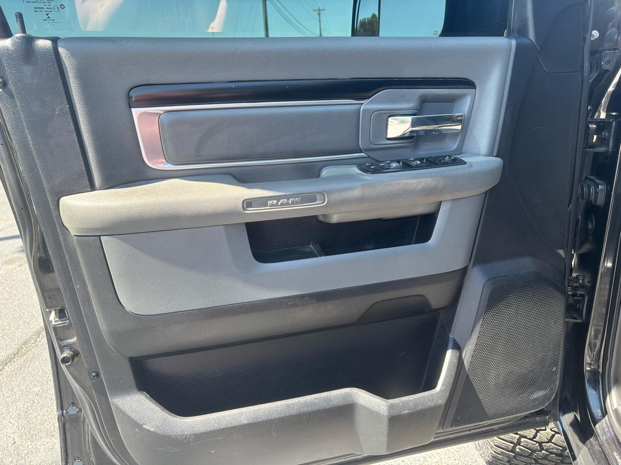 RAM 2500 SLT Crew Cab SWB 4WD 2015