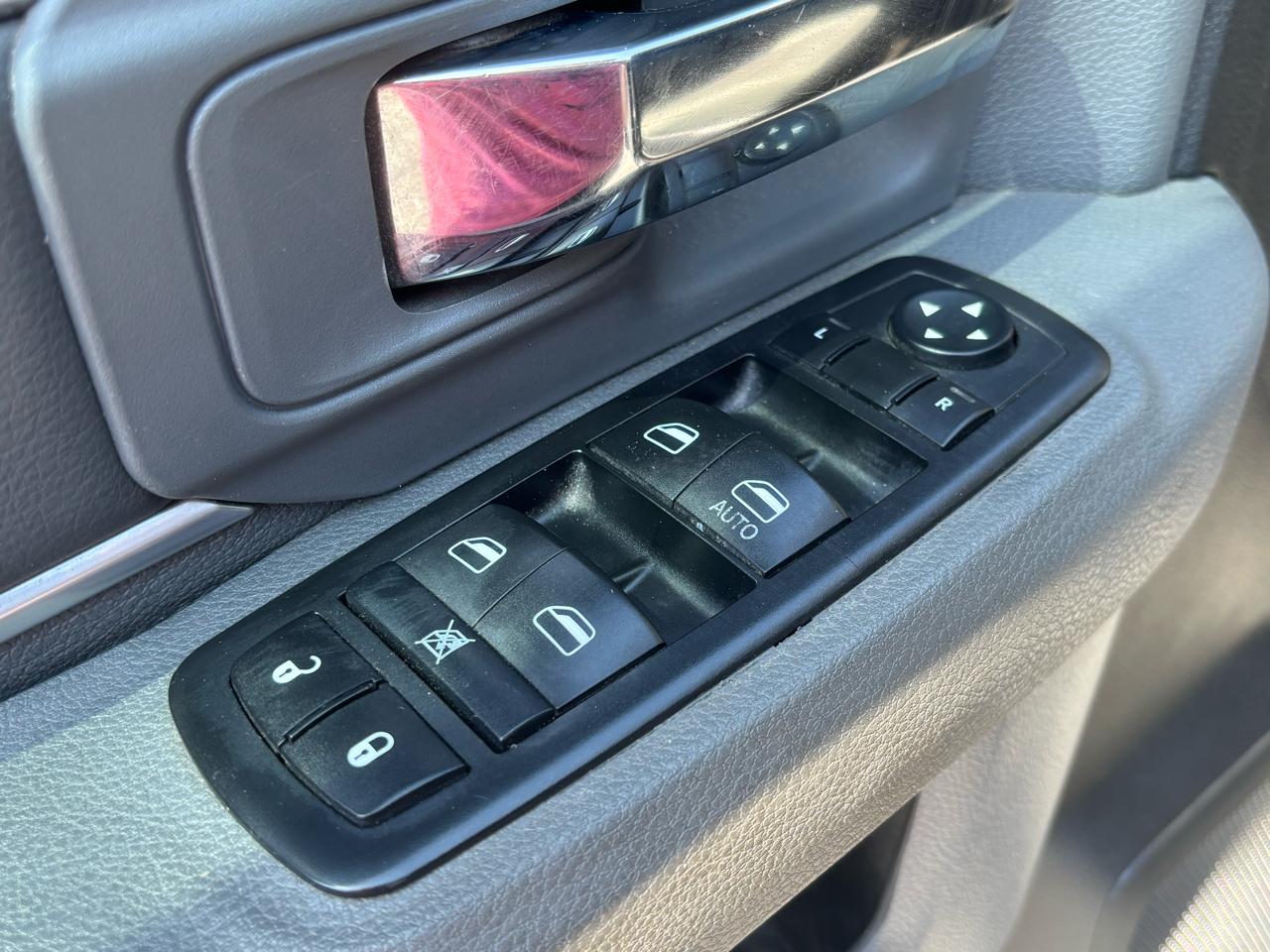 RAM 2500 SLT Crew Cab SWB 4WD 2015