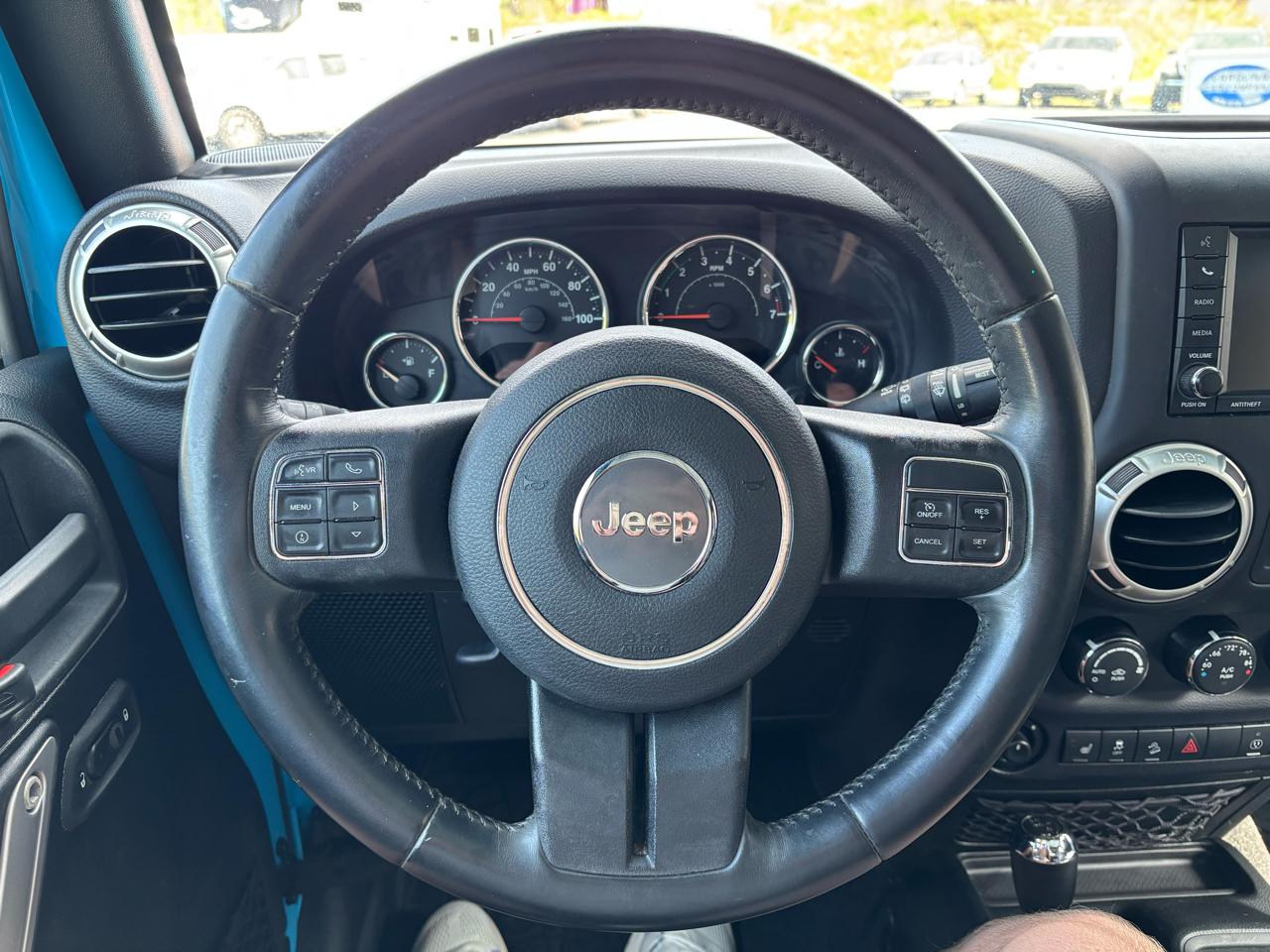 Jeep Wrangler Unlimited Sahara 4WD 2017