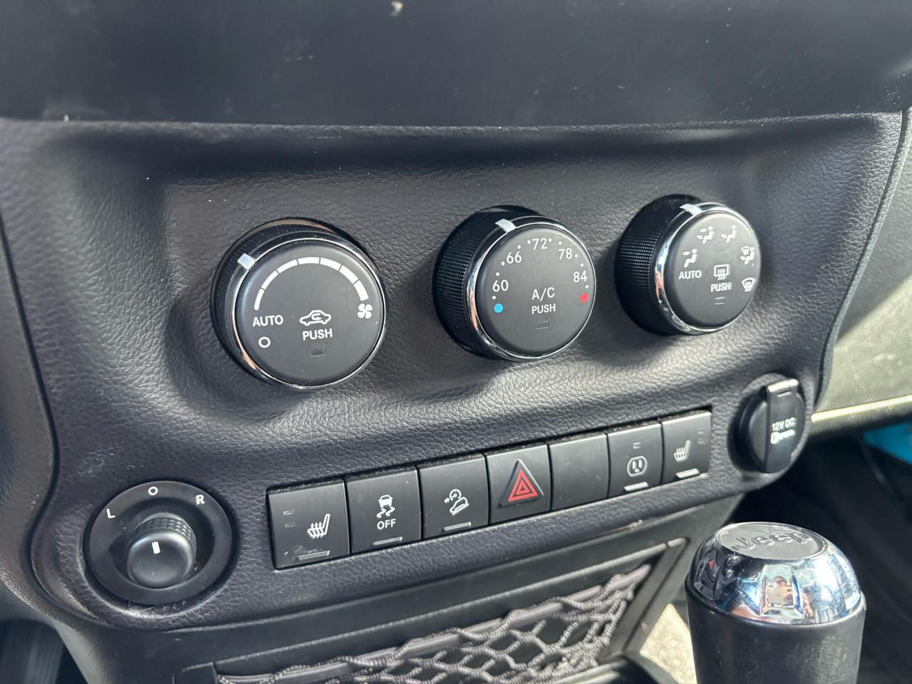 Jeep Wrangler Unlimited Sahara 4WD 2017