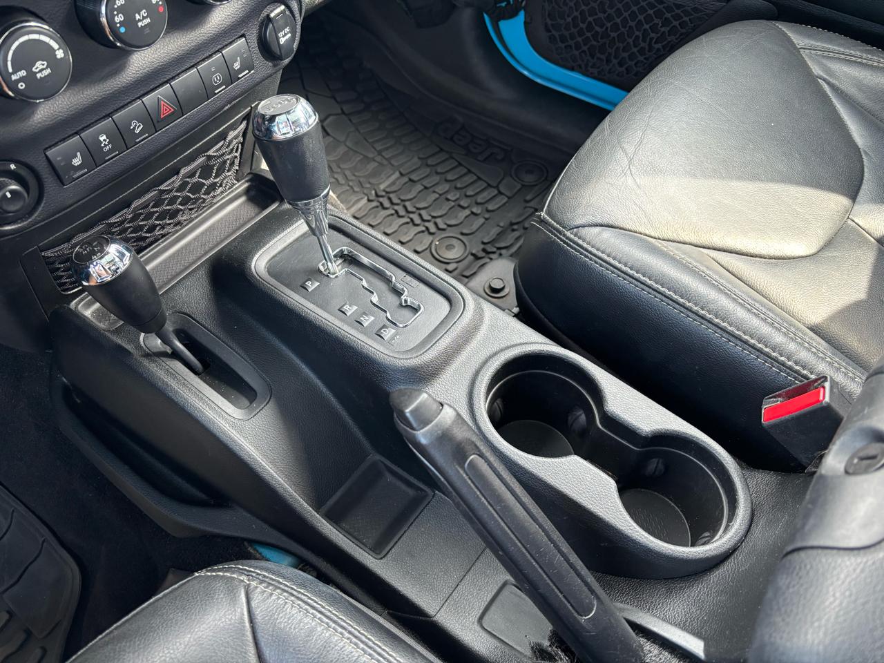 Jeep Wrangler Unlimited Sahara 4WD 2017