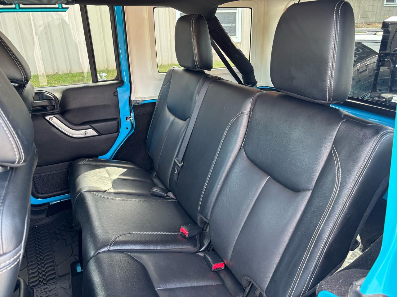 Jeep Wrangler Unlimited Sahara 4WD 2017