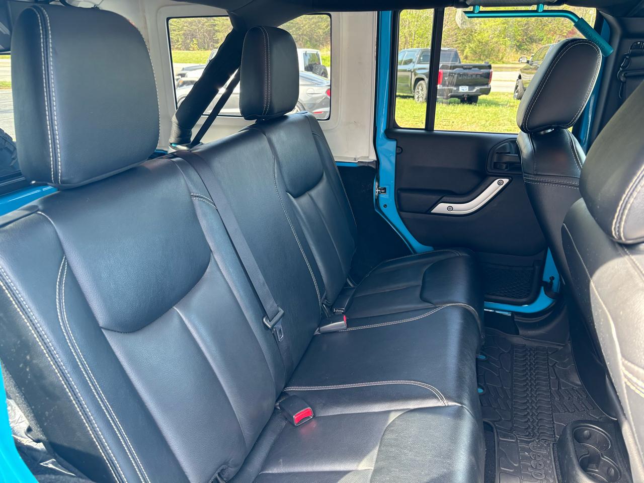 Jeep Wrangler Unlimited Sahara 4WD 2017