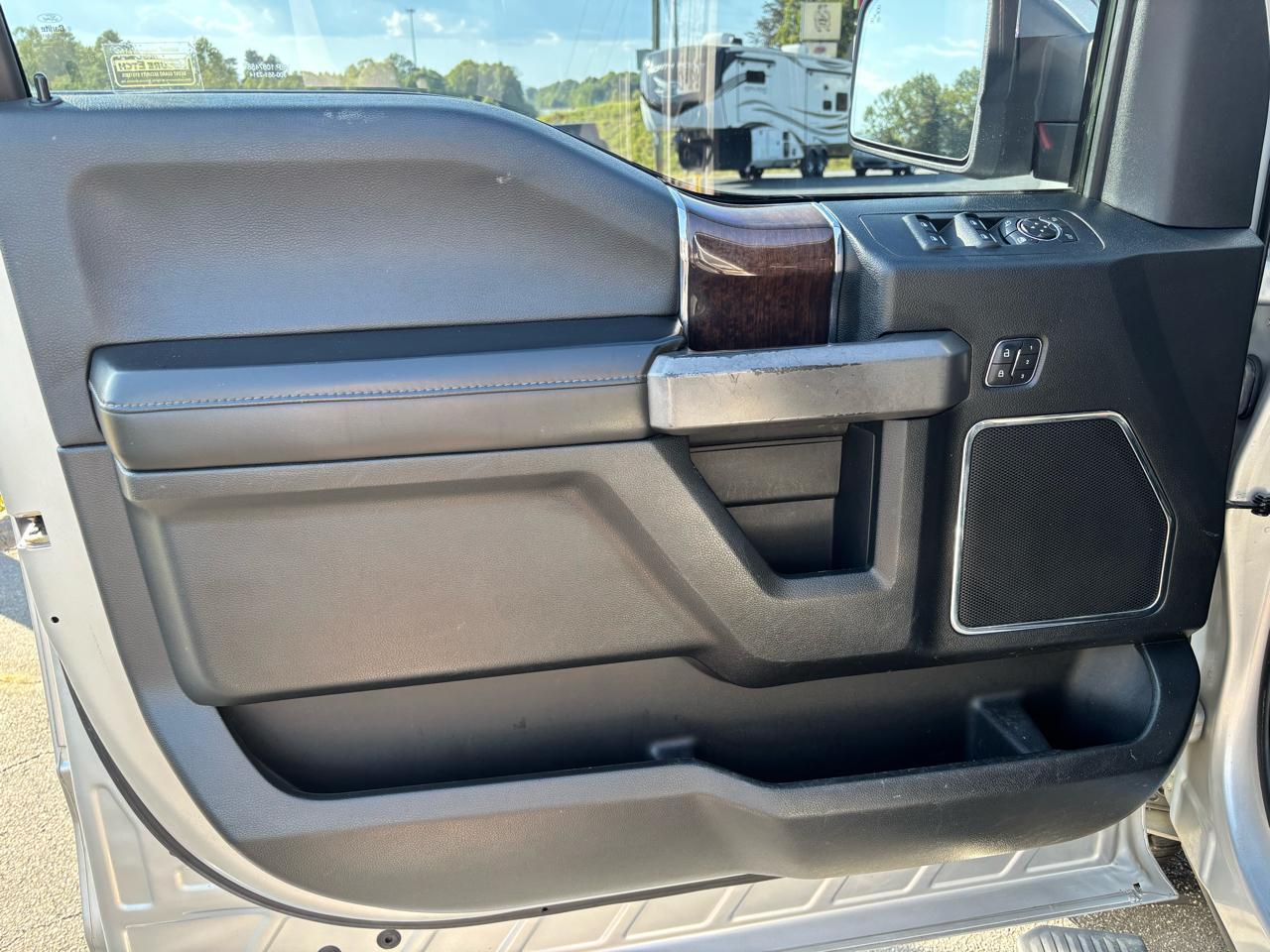 Ford F-150 Platinum SuperCrew 5.5-ft. Bed 4WD 2016