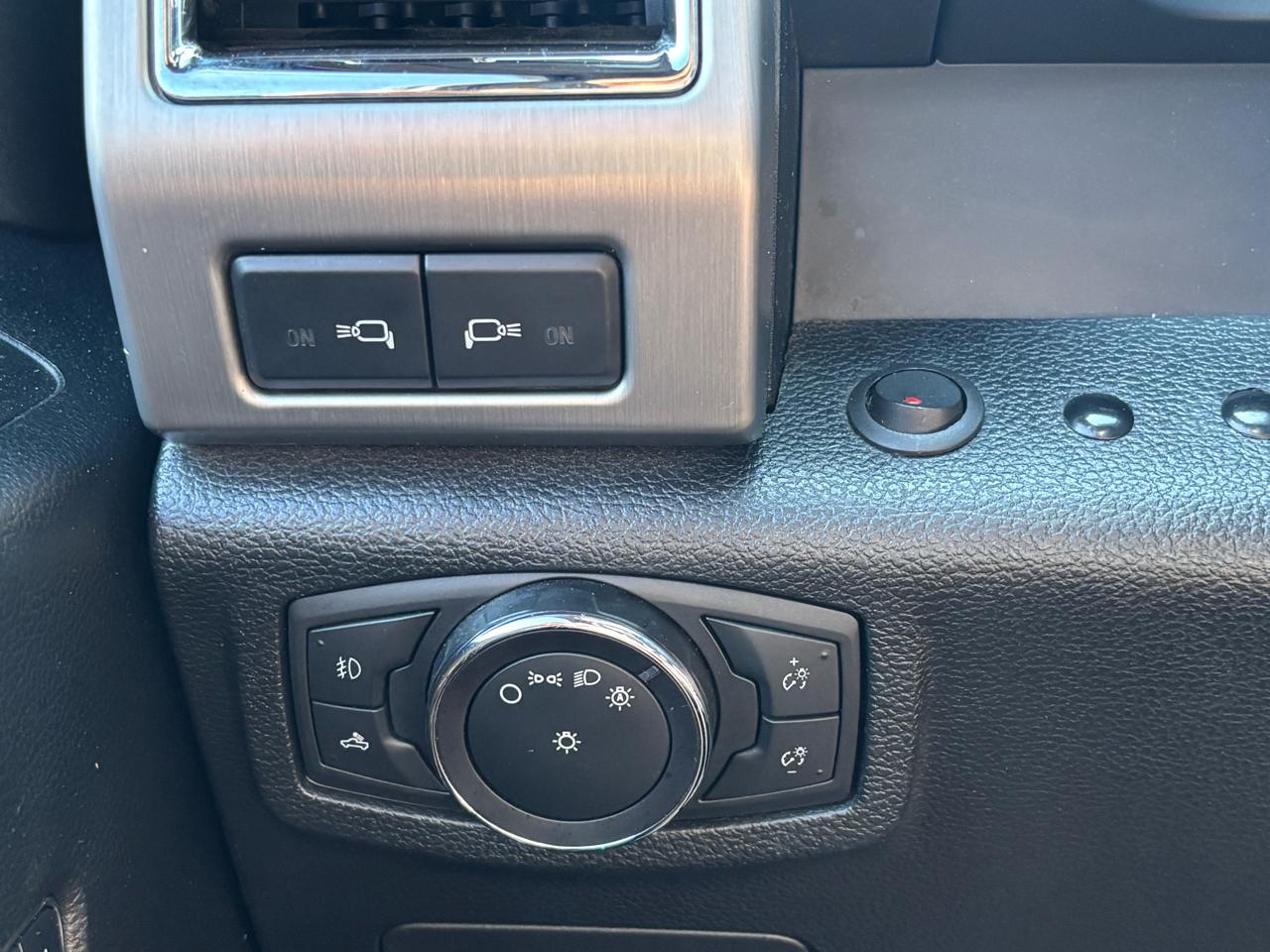 Ford F-150 Platinum SuperCrew 5.5-ft. Bed 4WD 2016