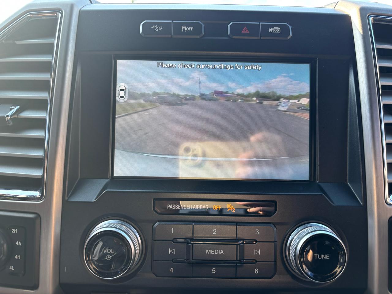 Ford F-150 Platinum SuperCrew 5.5-ft. Bed 4WD 2016