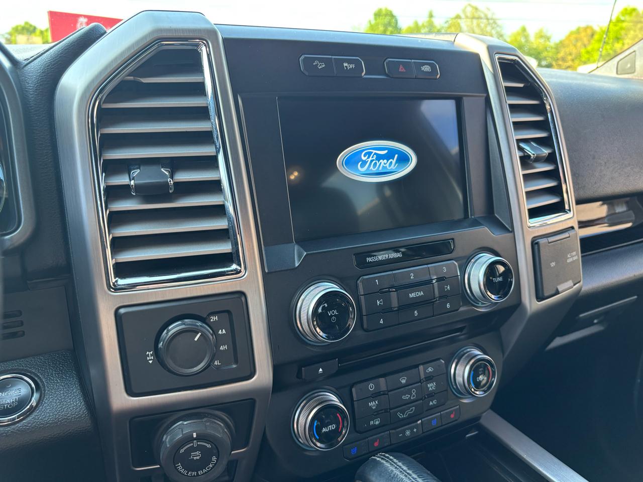 Ford F-150 Platinum SuperCrew 5.5-ft. Bed 4WD 2016