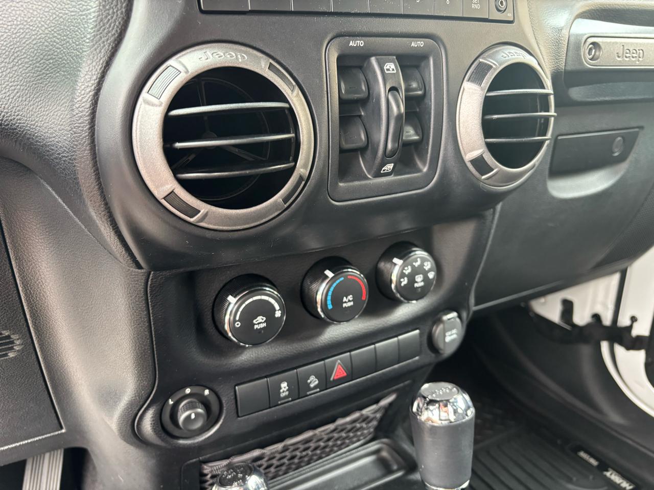 Jeep Wrangler Unlimited Sport 4WD 2013