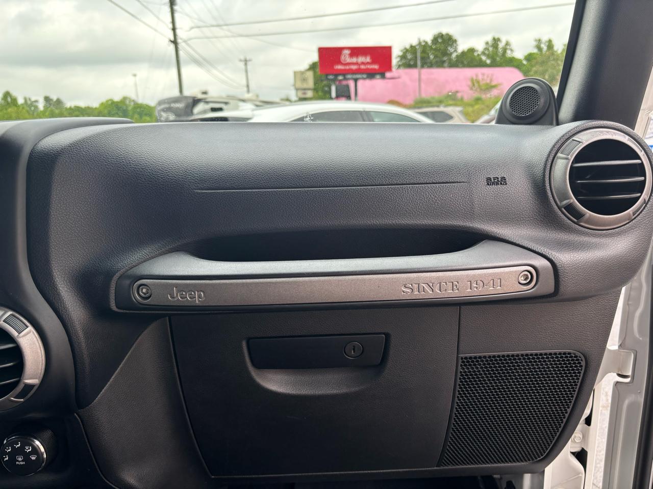 Jeep Wrangler Unlimited Sport 4WD 2013