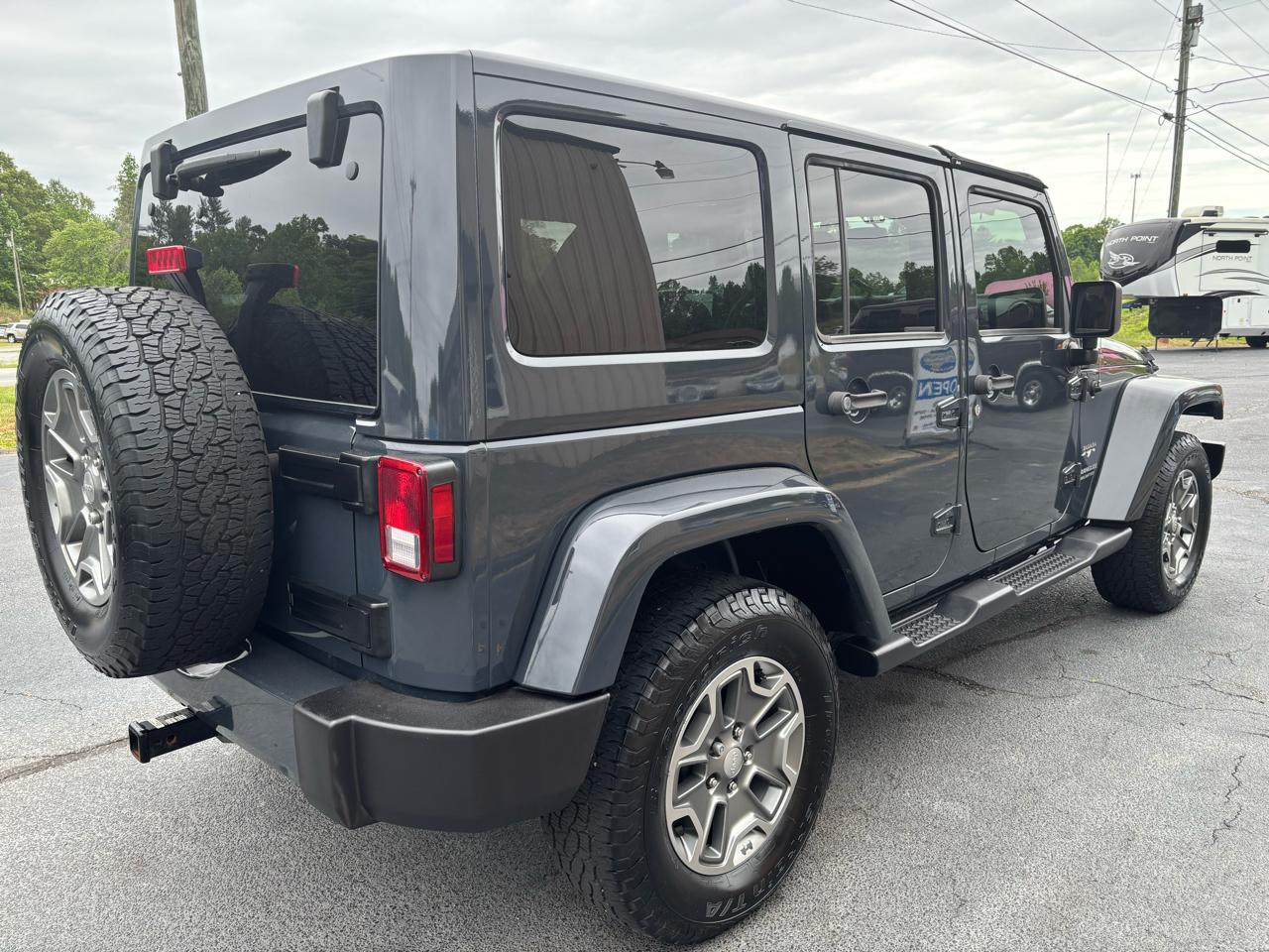 Jeep Wrangler Unlimited Sahara 4WD 2017