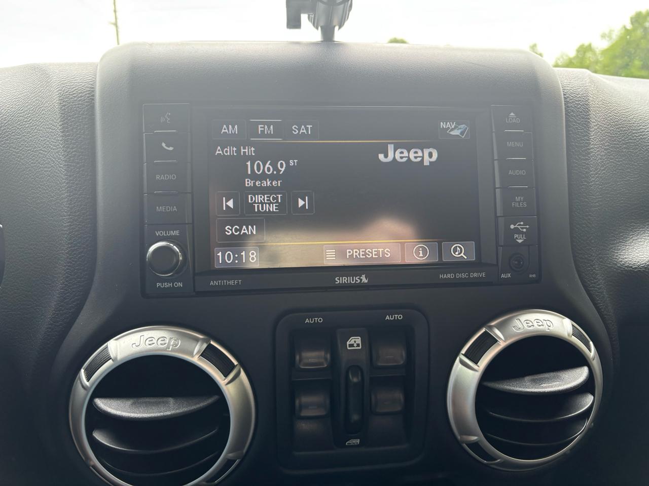 Jeep Wrangler Unlimited Sahara 4WD 2017