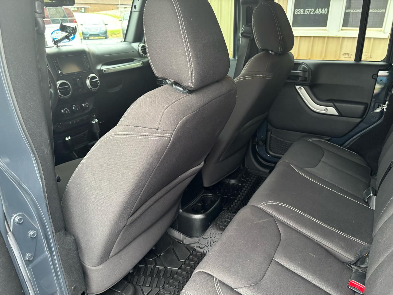 Jeep Wrangler Unlimited Sahara 4WD 2017