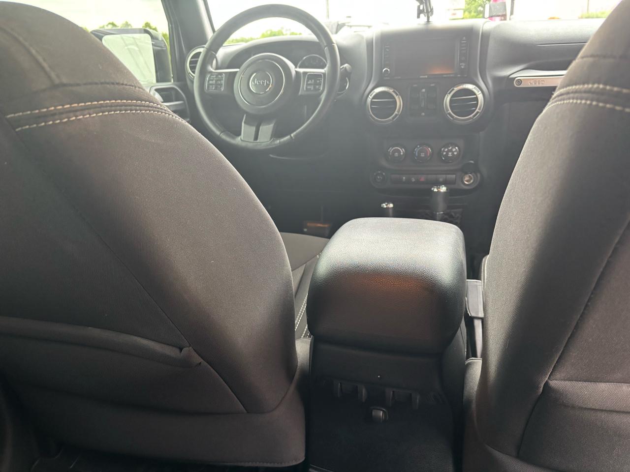 Jeep Wrangler Unlimited Sahara 4WD 2017