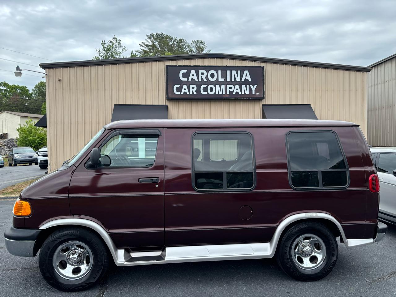 Dodge Ram Van 1500 SWB 2003