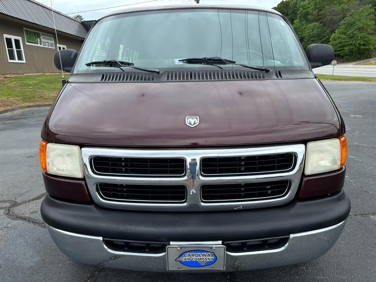 Dodge Ram Van 1500 SWB 2003