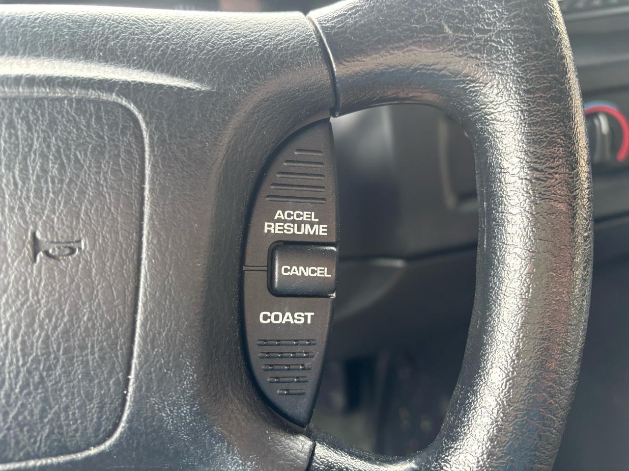 Dodge Ram Van 1500 SWB 2003