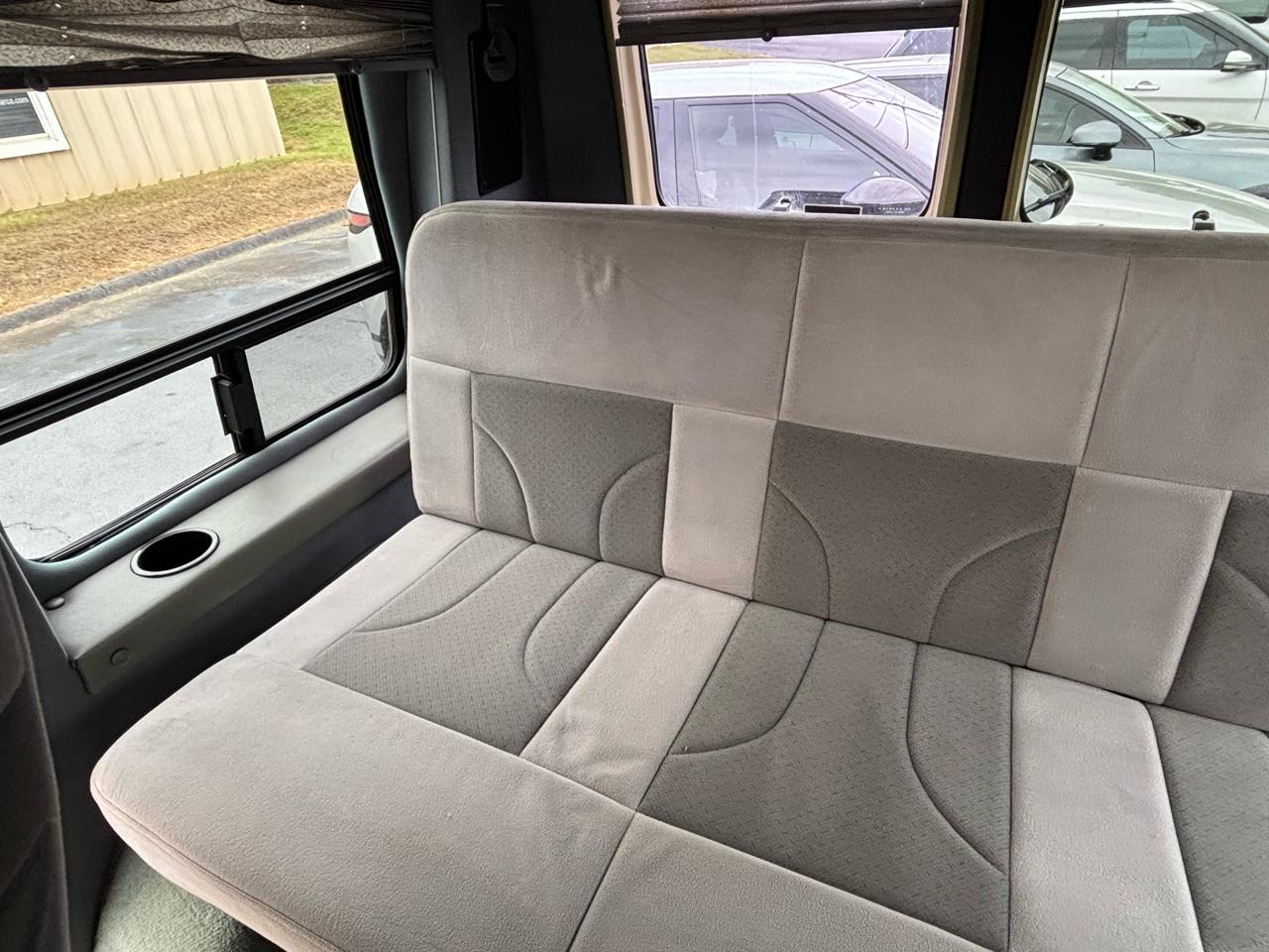 Dodge Ram Van 1500 SWB 2003