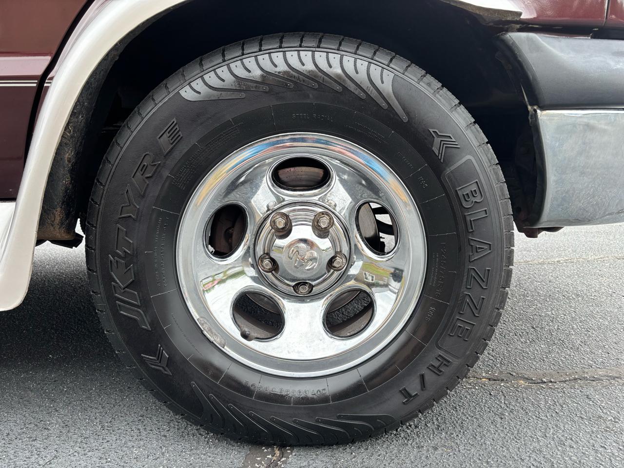 Dodge Ram Van 1500 SWB 2003