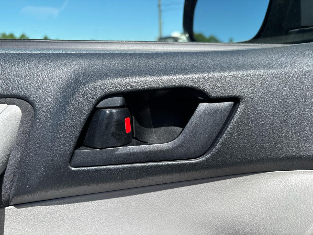 Toyota Highlander Base 4WD 2008