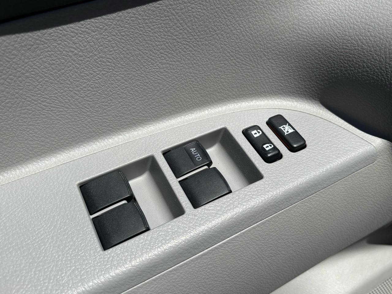 Toyota Highlander Base 4WD 2008