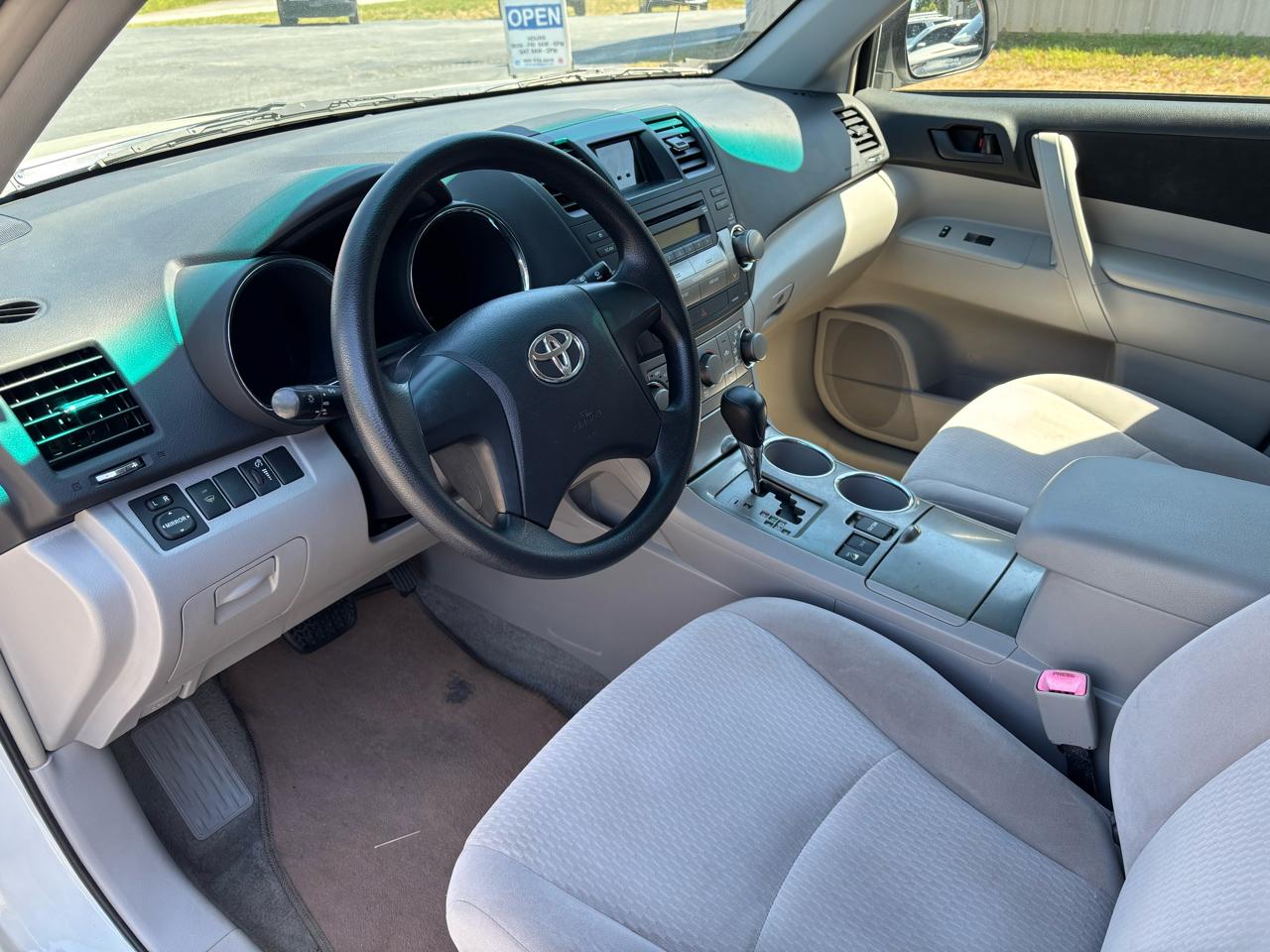 Toyota Highlander Base 4WD 2008