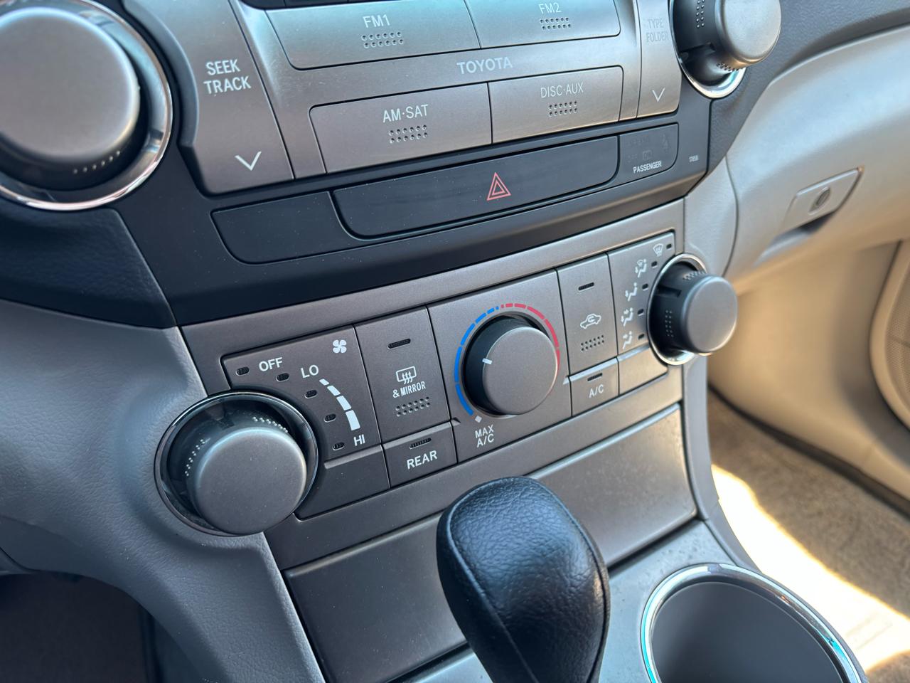 Toyota Highlander Base 4WD 2008