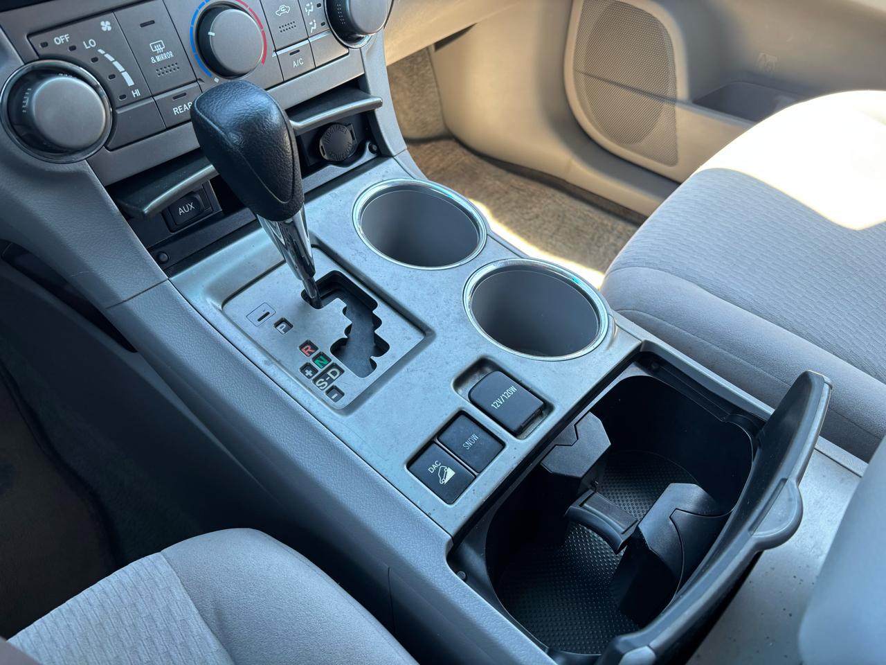 Toyota Highlander Base 4WD 2008