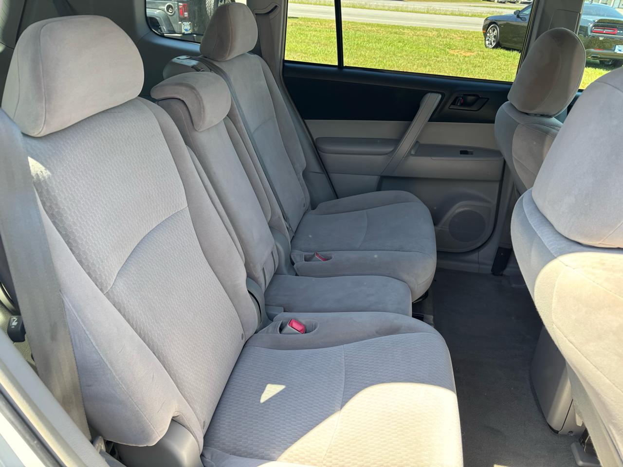 Toyota Highlander Base 4WD 2008