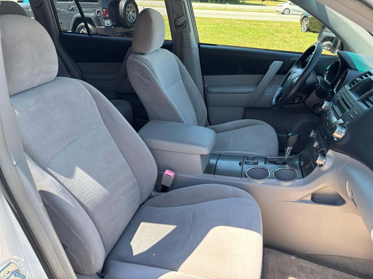 Toyota Highlander Base 4WD 2008