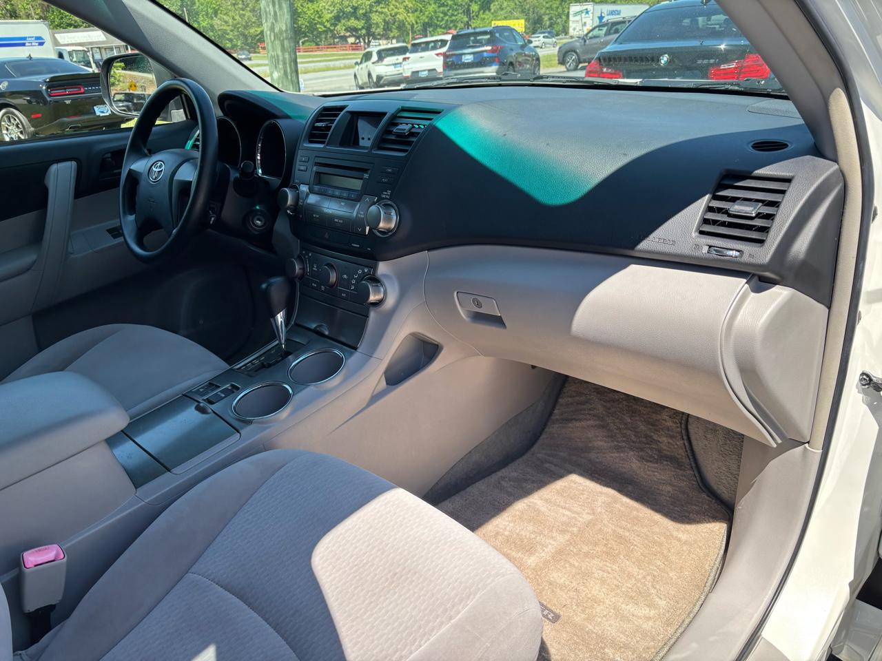 Toyota Highlander Base 4WD 2008