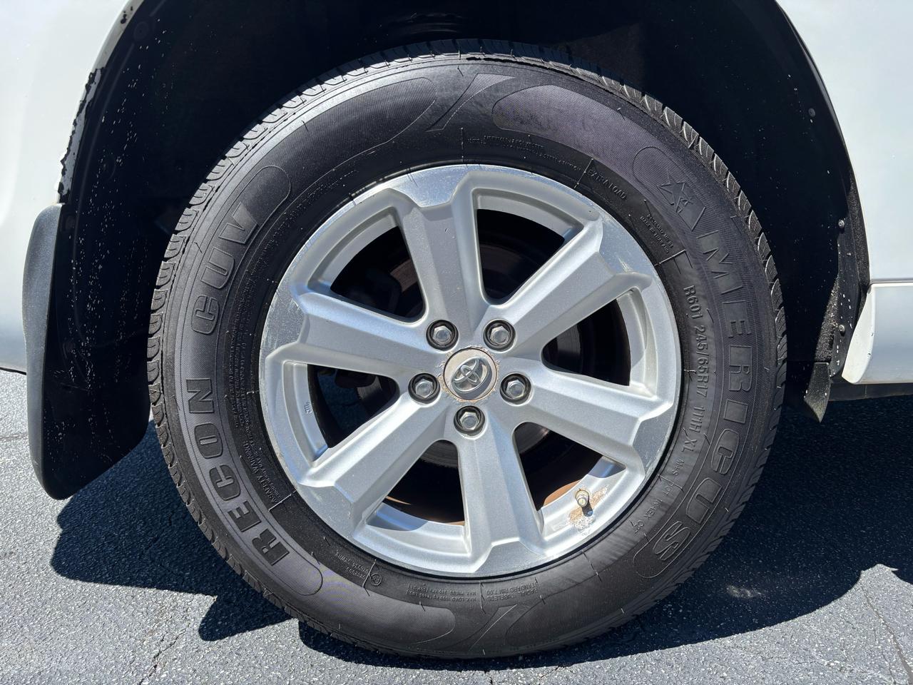 Toyota Highlander Base 4WD 2008