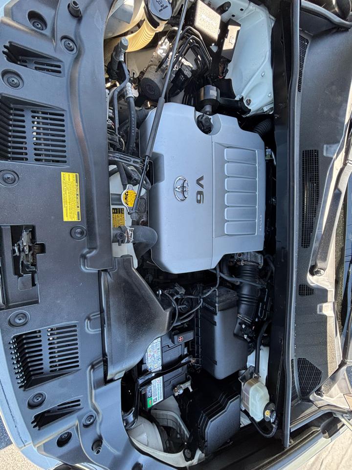 Toyota Highlander Base 4WD 2008