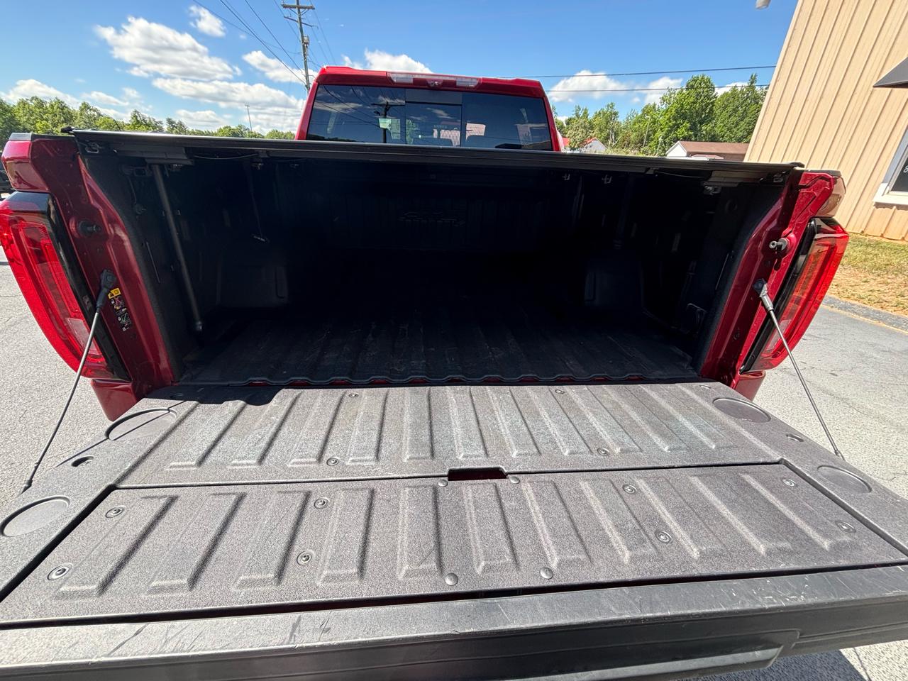 GMC Sierra 1500 AT4 Crew Cab 4WD 2023